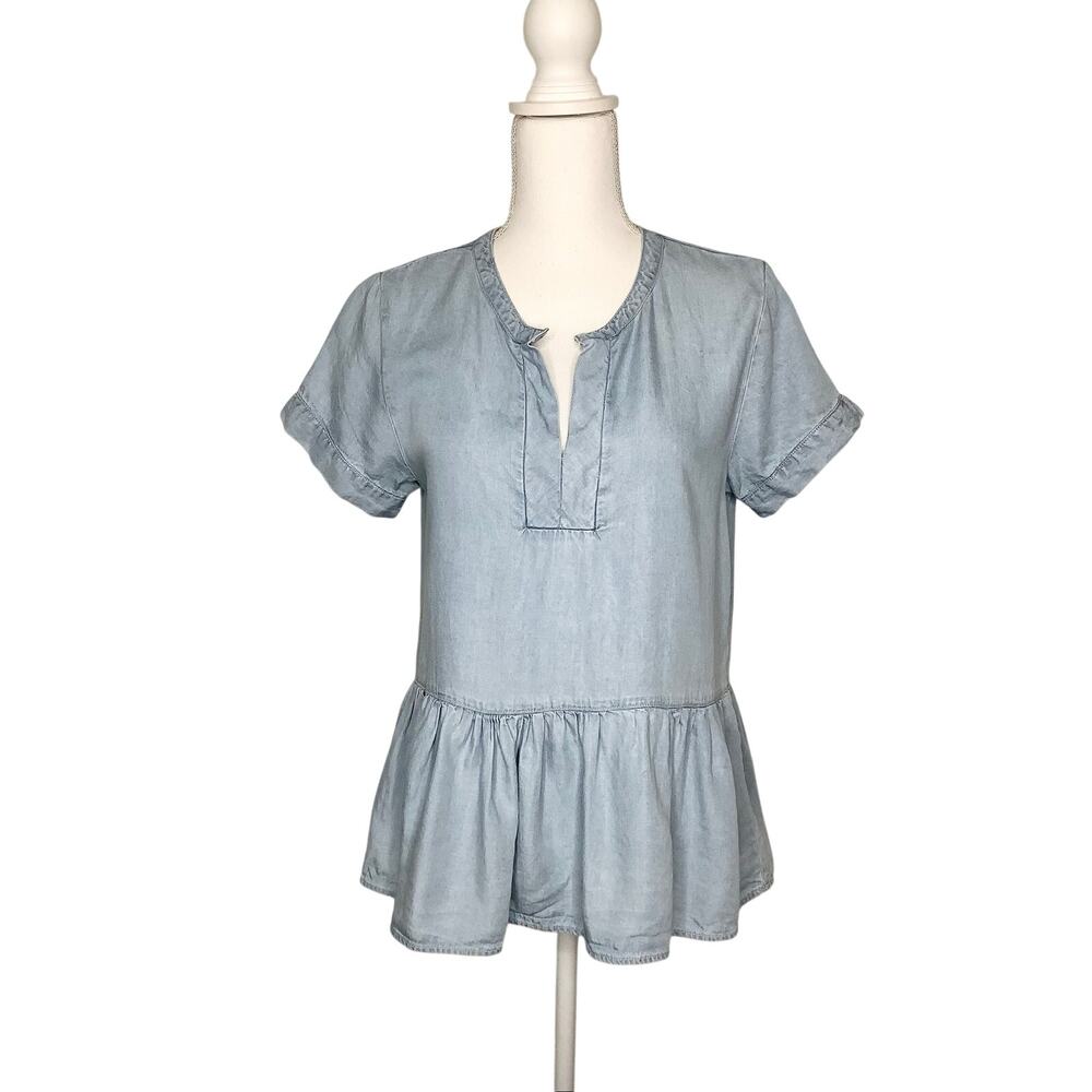 Harper Heritage Light Wash Chambray Top Short Sleeve Split V Neck Peplum Medium